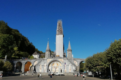 Seguint la tradició familiar de padrins , pares i ara nosaltres hem estat a Lourdes.