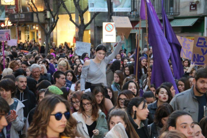 Protestes en el marc d'una vaga feminista pionera.