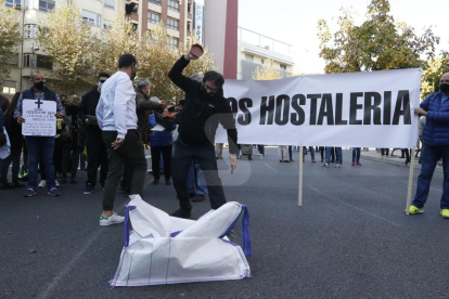 Hostaleria hace llegar su malestar a la Generalitat, después de pérdidas millonarias, y exige equilibrio entre salud y economía