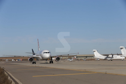 Pràctiques de vol a l'aeroport d'Alguaire