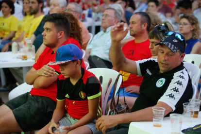Unes 600 persones van veure la semifinal del Mundial entre França i Bèlgica a la pantalla gegant de Balaguer