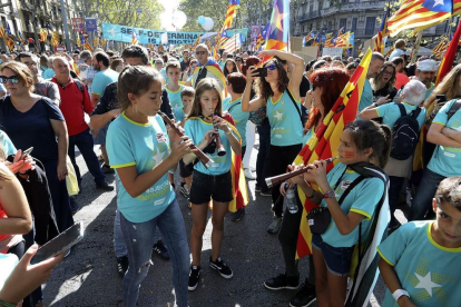 Milers de lleidatans hi van participar. Un total de 140 autocars van sortir de Lleida cap a la capital catalana.
