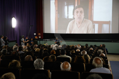 Imatges de la reinauguració del cinema Kursaal de Penelles, amb l'aventurer i presentador Jesús Calleja
