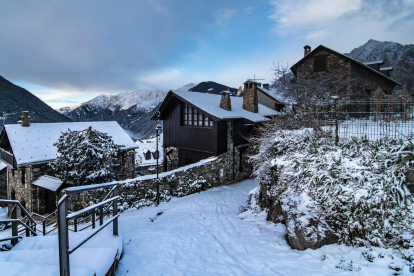 La neu i el fred, han arribat un hivern més al poble de Taal