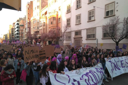 Jornada con dos manifestaciones por falta de un acuerdo entre los colectivos feministas Marea Lila y la Coordinadora del 8-M.