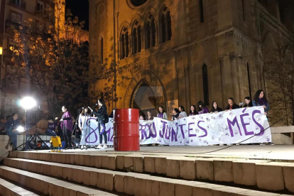 Jornada amb dos manifestacions per falta d'un acord entre els col·lectius feministes Marea Lila i la Coordinadora del 8-M.