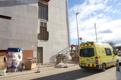 Las obras para construir un nuevo edificio para el hospital Arnau de Vilanova avanzan a buen ritmo. Está previsto que inicialmente acoja a los pacientes con coronavirus.