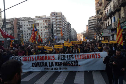 A punt de començar la manifestació unitària a Lleida.