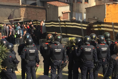 Els Mossos carreguen contra els manifestants a Lleida