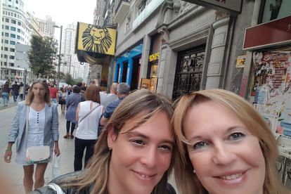 Amb la meva mare Mercè, viatge a Madrid a veure el rei Lleó, regal pels meus 40 anys.