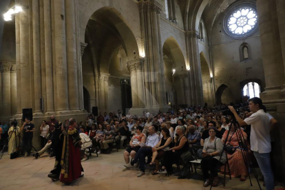 Amb un centenar d'actors de les comparses de la Festa de Moros i Cristians de Lleida.