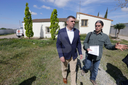 Joan Queralt i Sergi Talamonte visiten la gossera municipal de Lleida