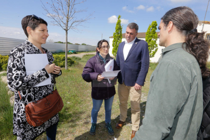 Joan Queralt i Sergi Talamonte visiten la gossera municipal de Lleida