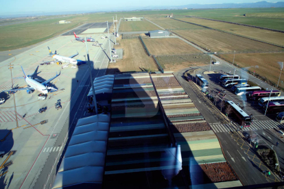 Nou vols i 2.200 viatgers en un sol dia, un rècord de trànsit aeri a l'aeroport de Lleida Alguaire.