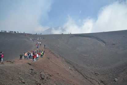 L'Etna ha tornat a entrar en erupció. Van avisar que ja era actiu a finals de Juliol, uns dies abans es va fer aquesta foto.