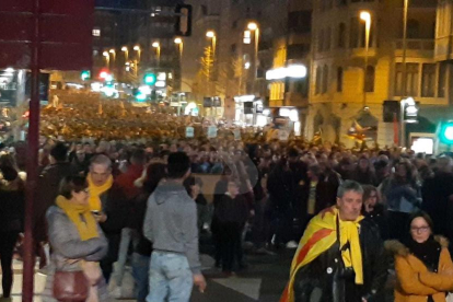 Concentracions al migdia i a la tarda en localitats de Lleida contra el judici del 'procés'