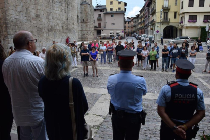 Pueblos de Lleida se suman al homenaje a las víctimas de los atentados en Barcelona y Cambrils.