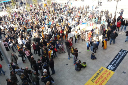 Manifestaciones al mediodía y por la tarde en localidades de Lleida contra el juicio del 'proceso'