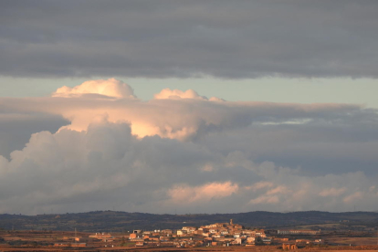 Les fulles cauen, arriba la boira i comença a fer fred.