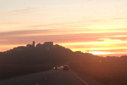 Atardecer desde la carretera de fondo cubells