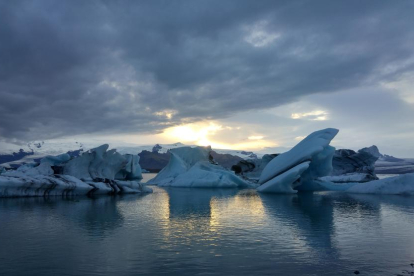 Posta de sol a Jökulsárlón (Islandia)