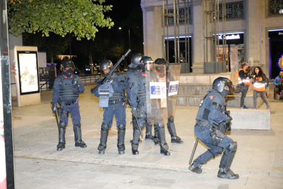 Policia i radicals es van enfrontar després d'un acte pacífic contra la sentència del procés