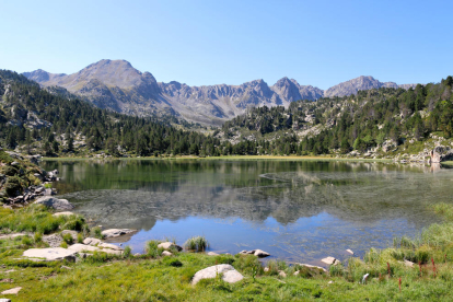 Primer llac dels Pessons (Andorra)    -    telèfon 973268558