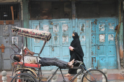 Descansant en el rickshaw.