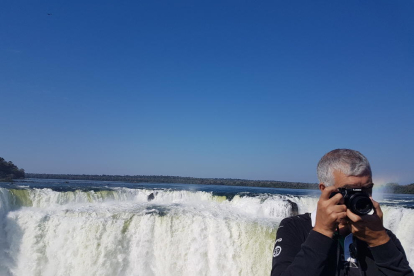 Caçador caçat a les catarates d'Iguazú.