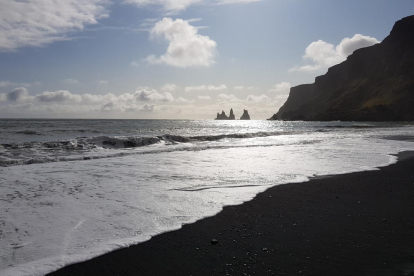 Platja de sorra negra de Víkurfjara, Islàndia