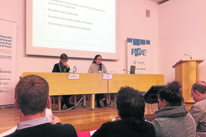 Un momento de la ponencia de Aina Gomà, ayer en Lleida. 