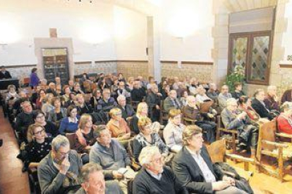 La conferència de Josep Varela va omplir l'aula magna de l'Institut d'Estudis Ilerdencs.