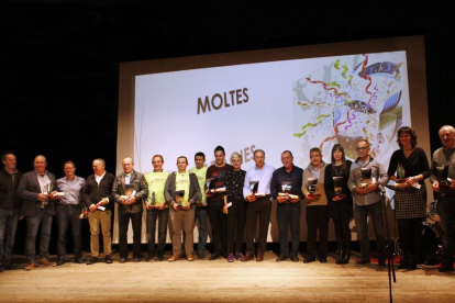 Foto dels premiats a la Festa de l’Esport Local d’Alcarràs.