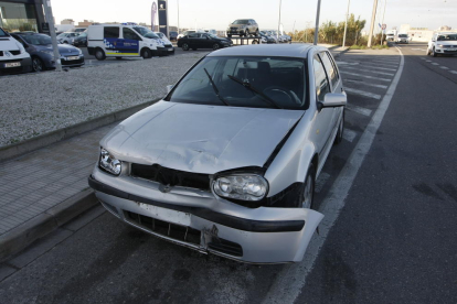 Accident amb tres vehicles implicats a l'LL-11 a Lleida ciutat
