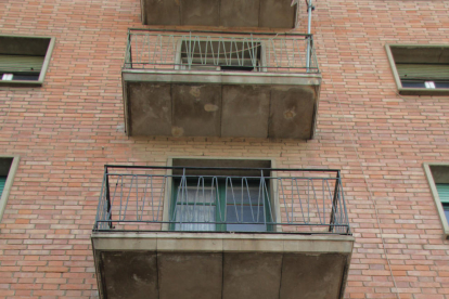 En agosto, familias de la Mariola okuparon un bloque vacío en Ronda que era propiedad de un banco.