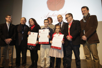 La Paeria va celebrar ahir la tradicional recepció als Ambaixadors de Lleida, amb un centenar de participants, a la Panera.