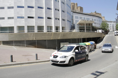 Els Mossos d’Esquadra van traslladar el detingut fins als jutjats del Canyeret.