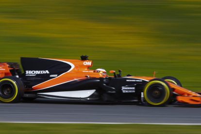 El piloto belga de McLaren, Stoffel Vandoorne, durante la segunda jornada de entrenamientos.