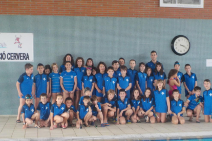 Los nadadores del CN Lleida que participaron en la jornada de la Lliga benjamín y prebenjamín.