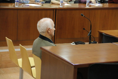 El acusado, Francisco Martín, en la primera sesión del juicio en la Audiencia Provincial. 