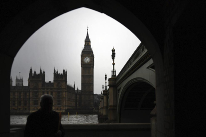 Imagen de archivo del exterior del Parlamento británico.