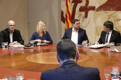 Romeva, Munté, Junqueras y Puigdemont, ayer en la reunión del Govern.