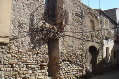 Imatge d’una part del Castell de Peramola.