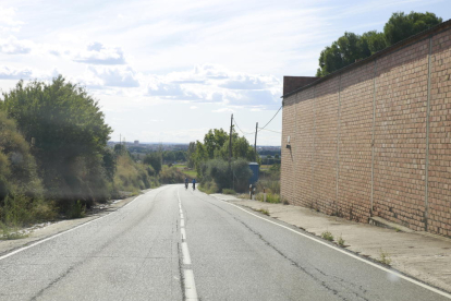 Vista del Camí de Lleida de Alcoletge donde se produjo ayer el incendio. 