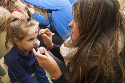 El maquillatge infantil, un dels tallers a Cervera.