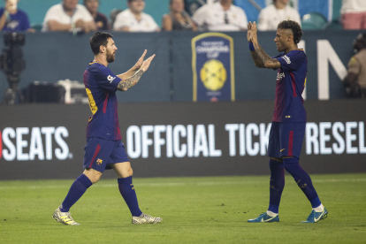 Messi se despide de Neymar y le desea 