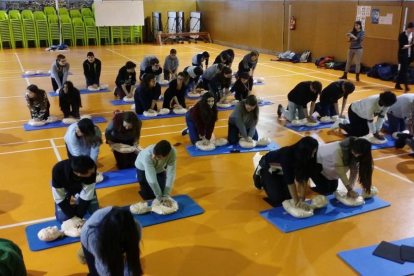 Alumnes de l’institut de Tremp, al taller de formació.