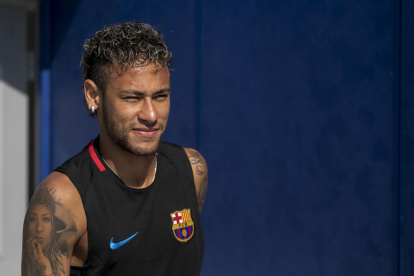Neymar sigue sin desvelar su futuro deportivo.