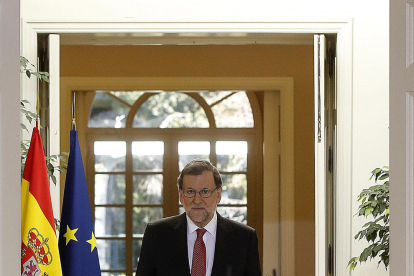 Rajoy, ayer en la Moncloa antes de hacer el balance político del año.