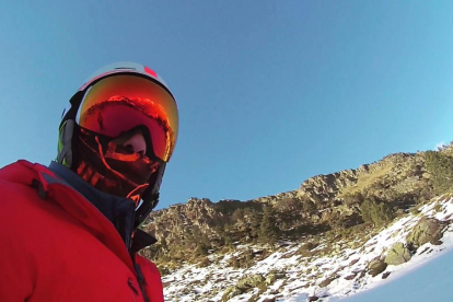 Marc Màrquez va penjar a Twitter aquesta foto esquiant a Andorra.